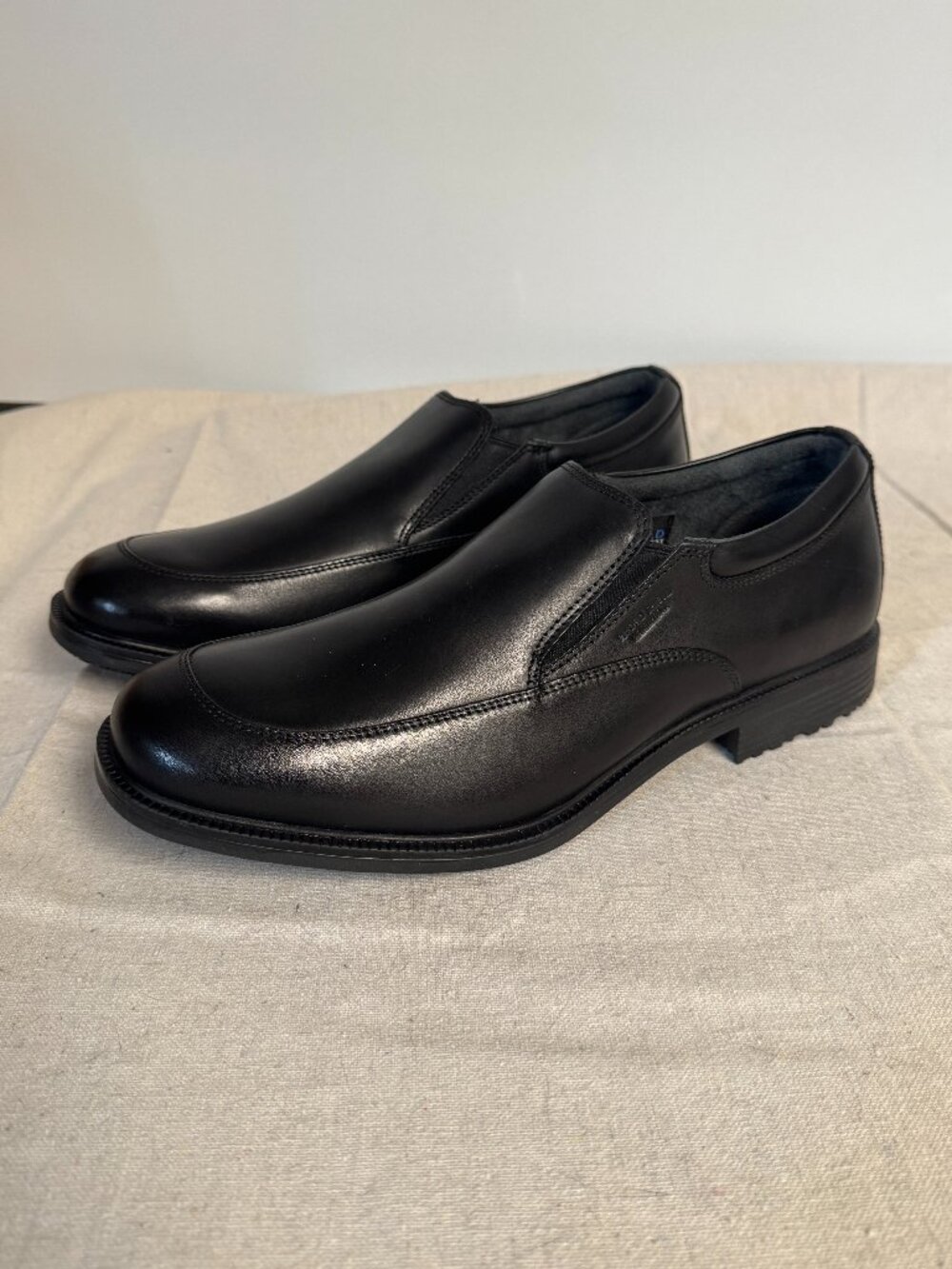 Men's 10 Rockport Black Lead the Pack Waterproof Slip On Shoes A12925 Loafers